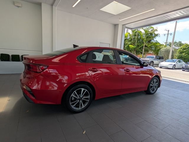 Used 2024 Kia Forte LXS FWD image 11