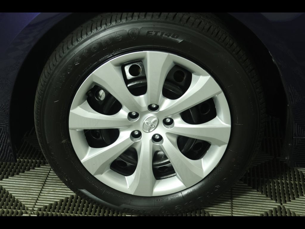 Used 2025 Toyota Corolla LE FWD image 6