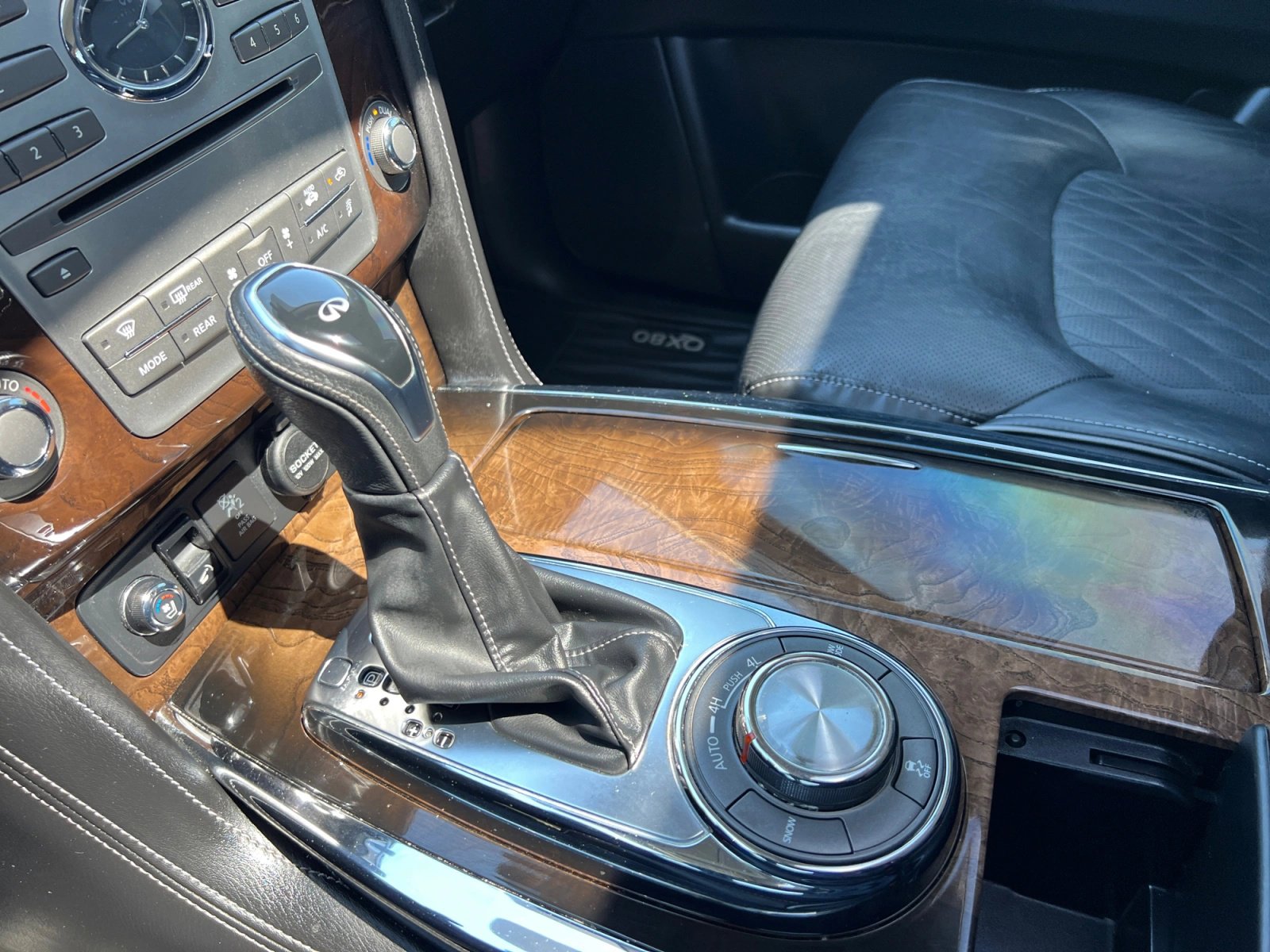 Used 2019 INFINITI QX80 Luxe w/ Proactive Package AWD/4WD image 18