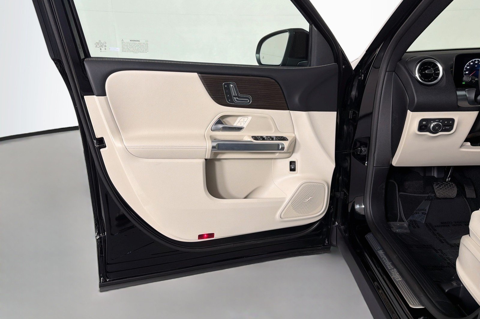 New 2026 Mercedes-Benz GLB 250 image 22
