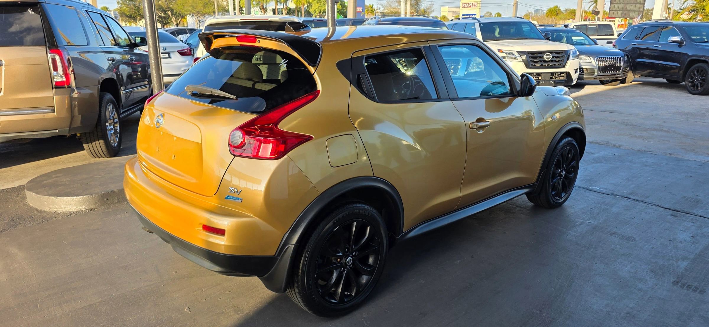 Used 2013 Nissan Juke SV w/ Midnight Edition image 8