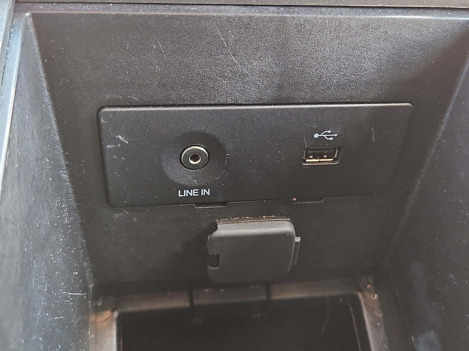 Used 2013 Ford Edge SE FWD image 22