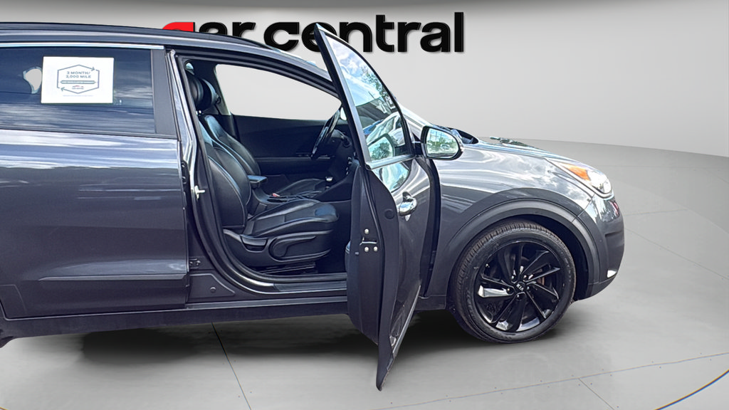 Used 2019 Kia Niro S Touring FWD image 20