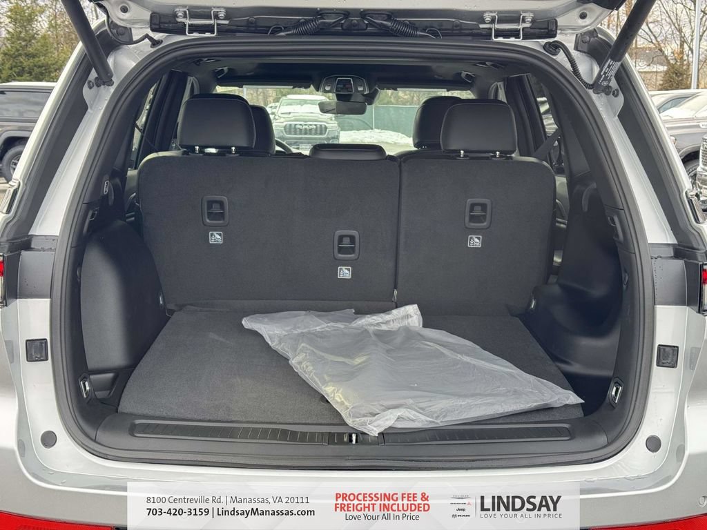 New 2026 Jeep Grand Cherokee Altitude AWD/4WD image 19