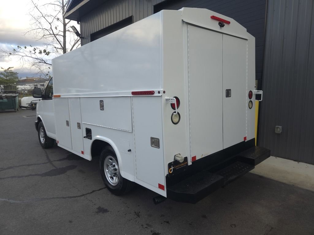 Used 2018 Chevrolet Express 3500 image 3