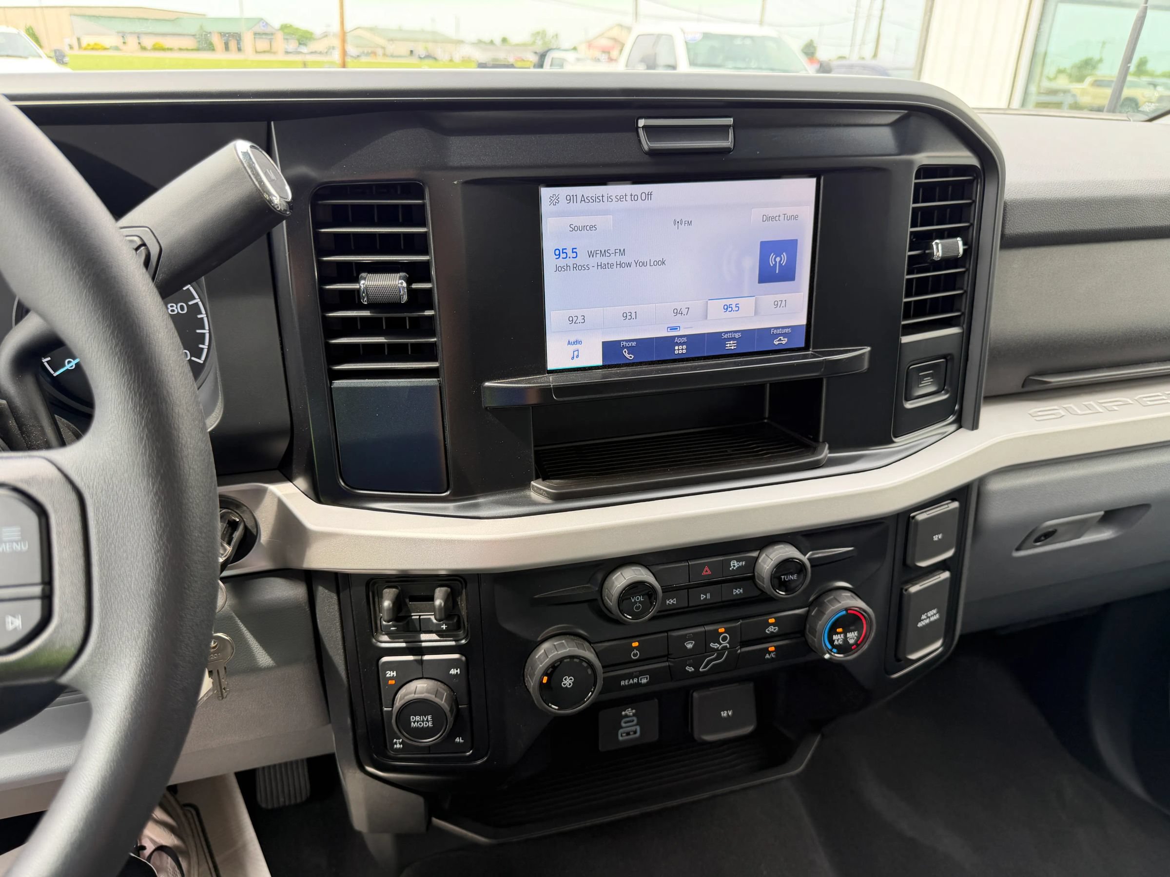 Used 2025 Ford F350 XLT AWD/4WD image 18
