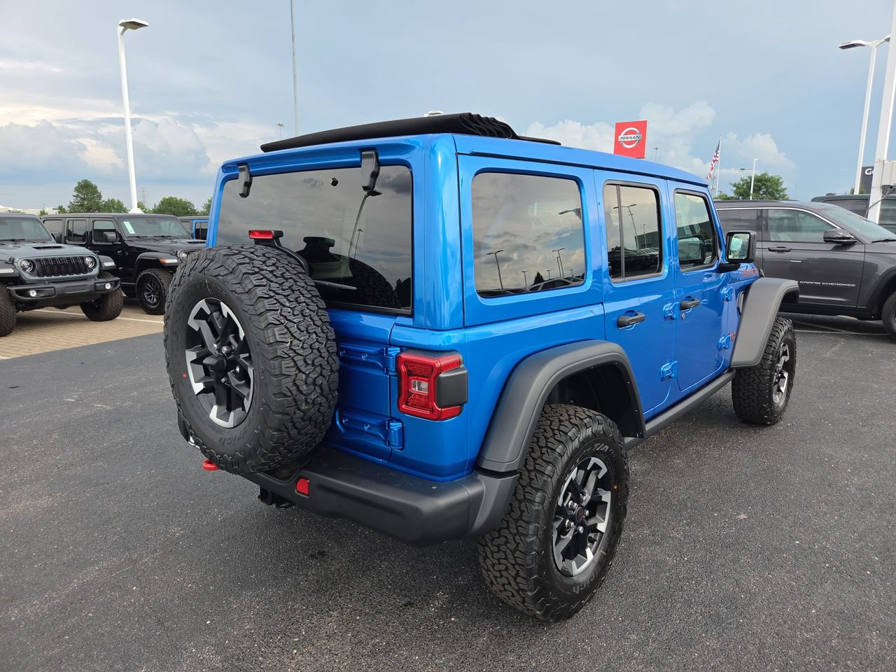 New 2026 Jeep Wrangler Unlimited Rubicon w/ Steel Bumper Group AWD/4WD image 7