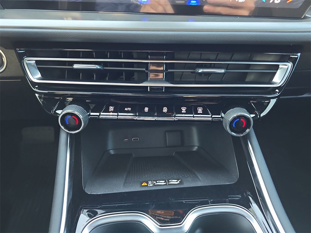 New 2025 Chevrolet Traverse LT w/ Enhanced Driving Package image 25