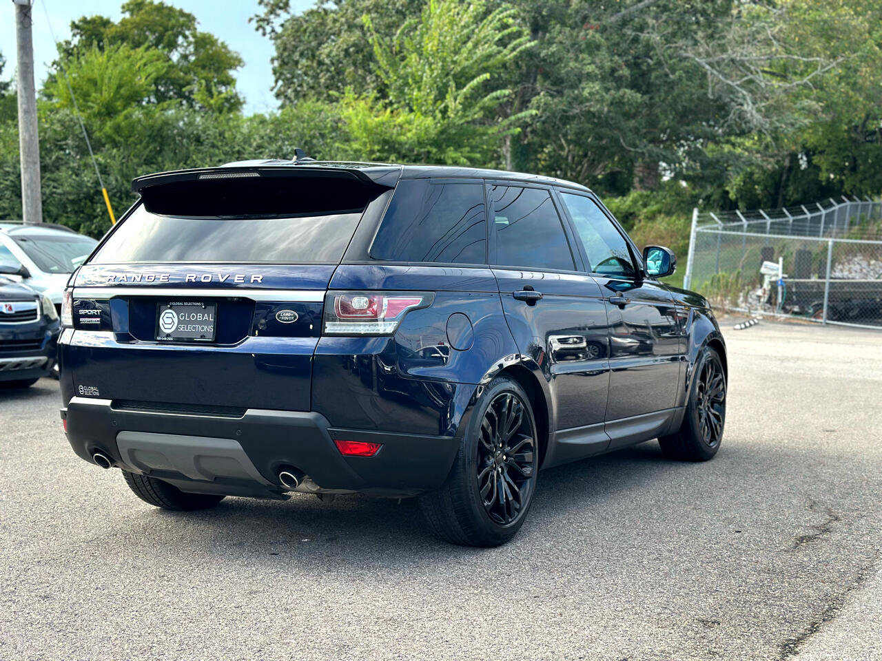 Used 2016 Land Rover Range Rover Sport SE image 8