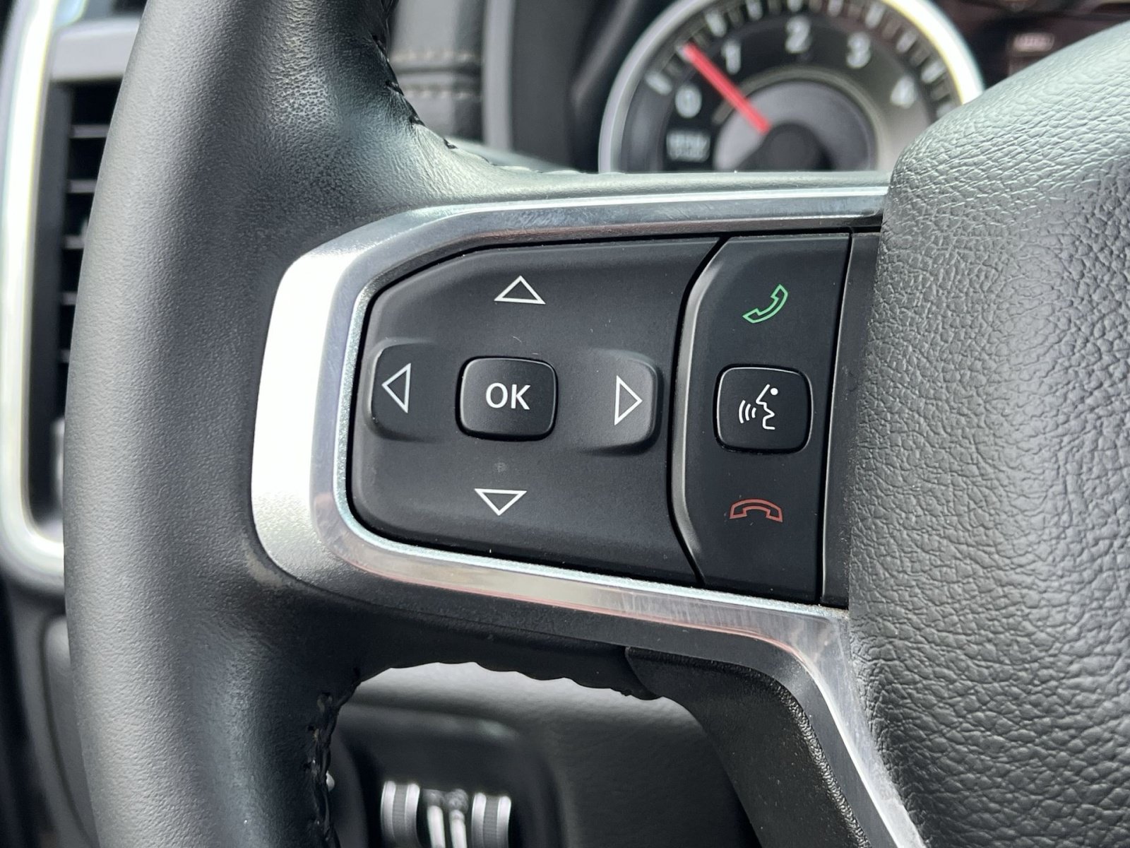 Used 2024 RAM 1500 Laramie AWD/4WD image 38
