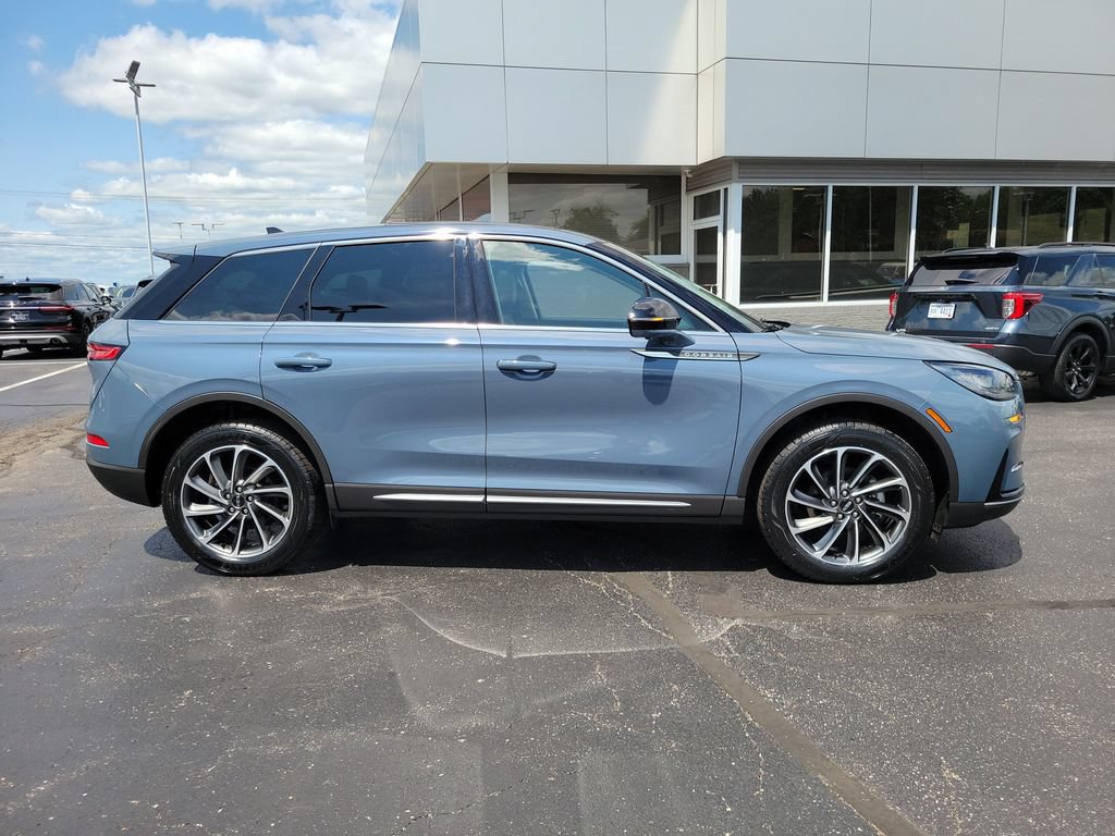 Certified 2024 Lincoln Corsair AWD w/ Equipment Group 101A image 3