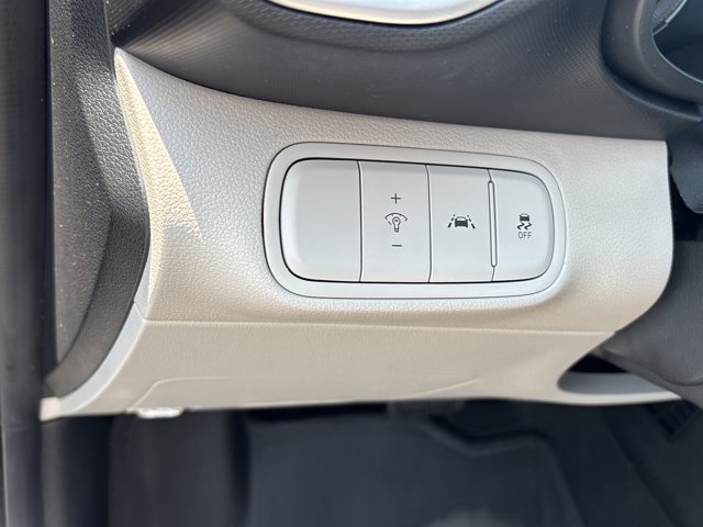 Used 2021 Hyundai Venue SEL FWD image 17