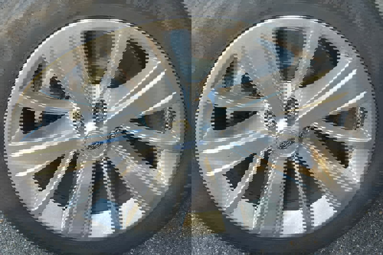 Used 2019 Ford Explorer Limited w/ Class III Trailer Tow Package FWD image 10