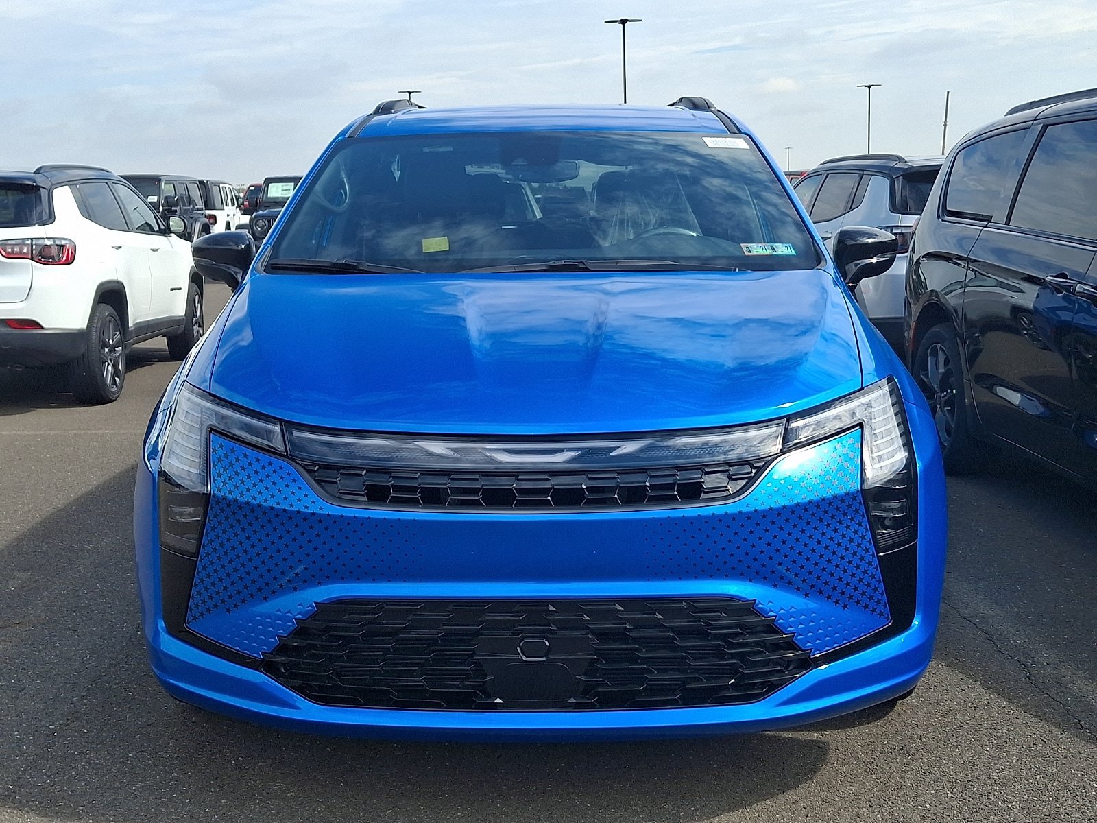 New 2027 Chrysler Pacifica Select FWD image 2