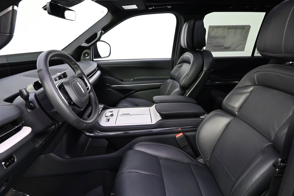 New 2026 Lincoln Navigator Reserve image 13