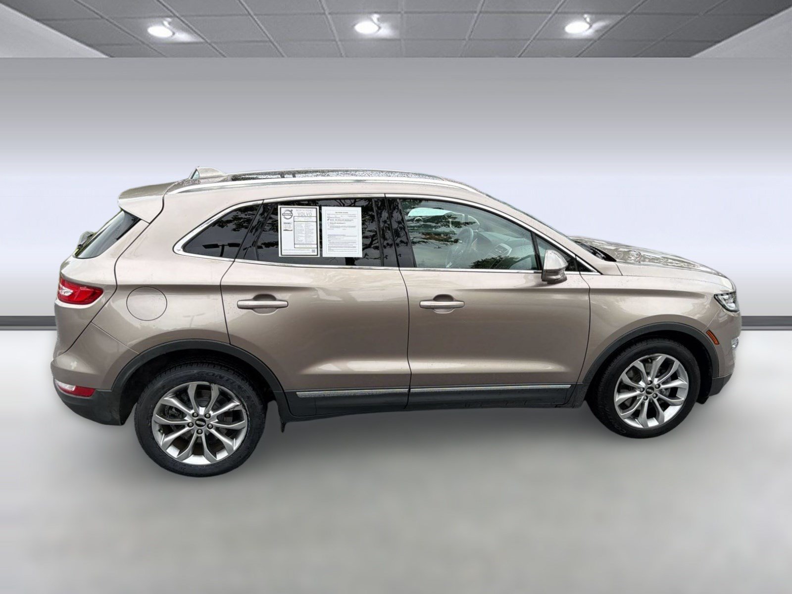 Used 2019 Lincoln MKC Select w/ Select Plus Package FWD image 8