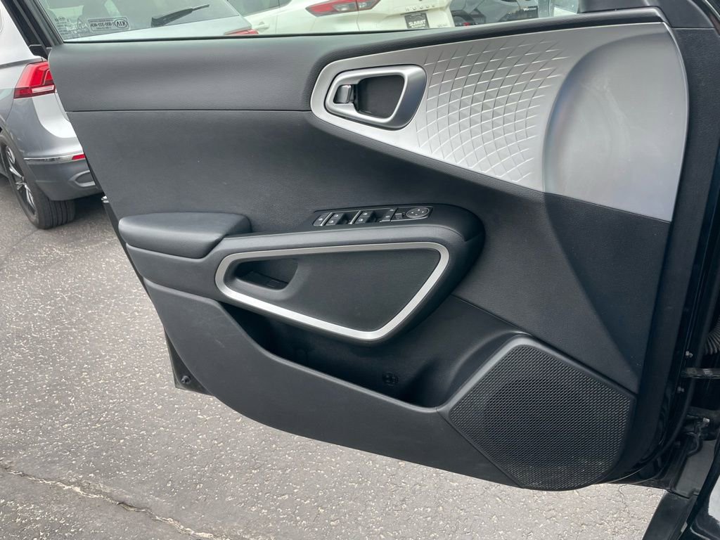 Used 2020 Kia Soul LX FWD image 45