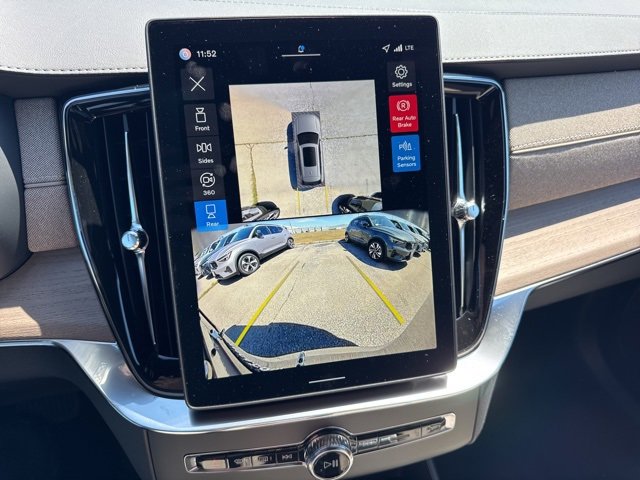 New 2026 Volvo XC90 B6 Plus w/ Protection Package Premier image 16