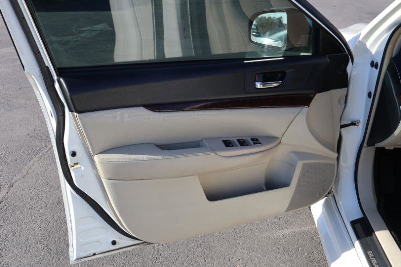 Used 2014 Subaru Legacy 2.5i Limited w/ Moonroof Package AWD/4WD image 13