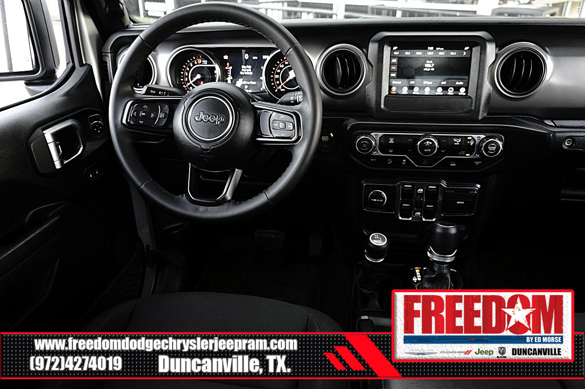 Used 2023 Jeep Gladiator Sport AWD/4WD image 16