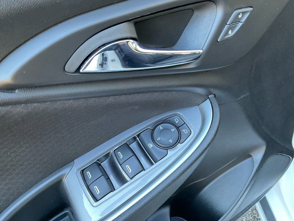 Used 2023 Chevrolet Malibu LT image 31