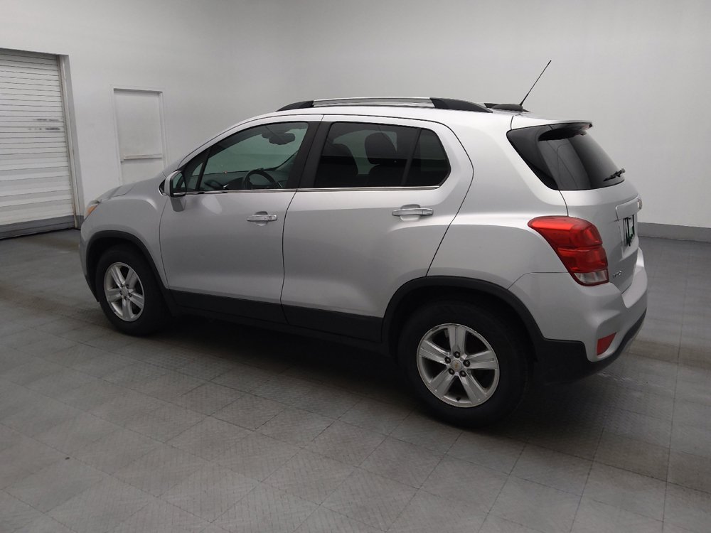Used 2019 Chevrolet Trax LT w/ LT Convenience Package FWD image 3