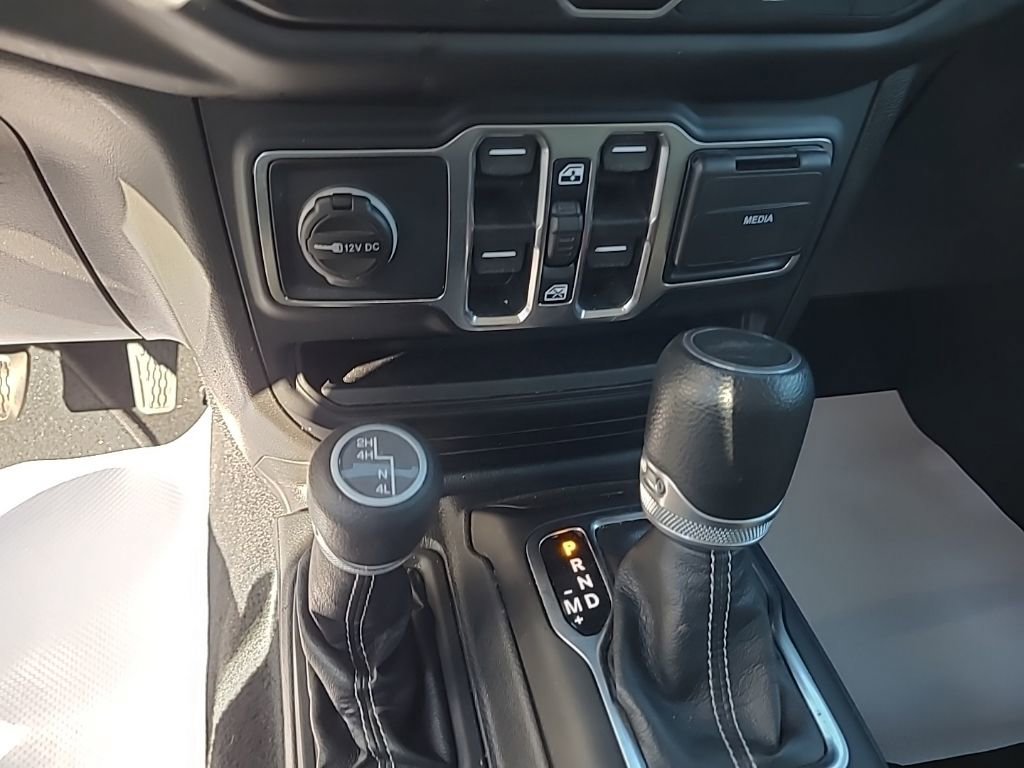 Used 2021 Jeep Gladiator Overland w/ LED Lighting Group image 27