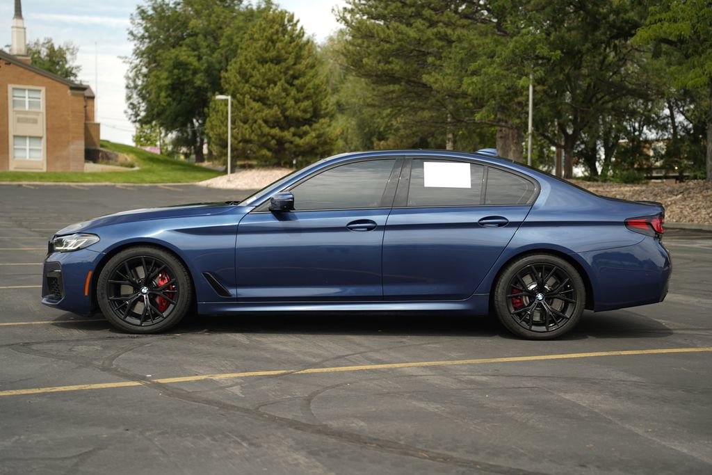Used 2022 BMW M550i xDrive w/ Dynamic Handling Package AWD/4WD image 2