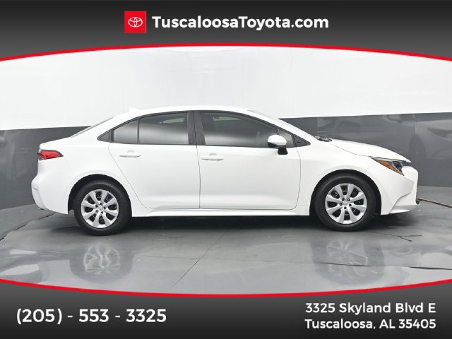 Used 2025 Toyota Corolla LE FWD image 1
