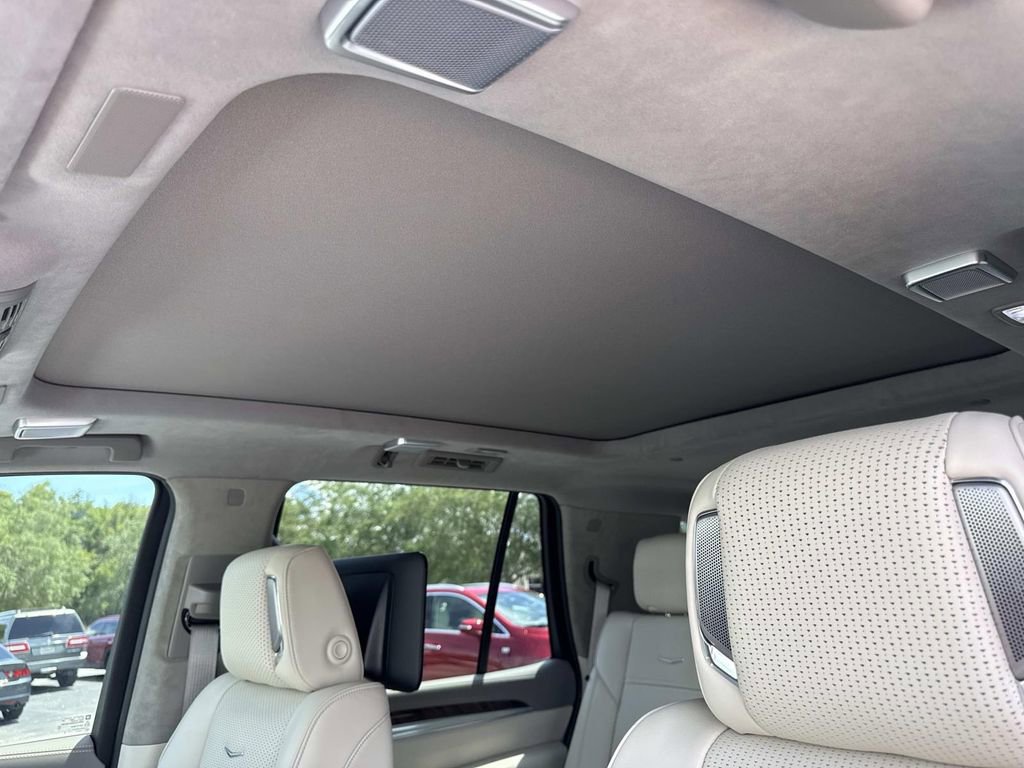 New 2026 Cadillac Escalade Platinum Sport w/ LPO, Floor Liner Package AWD/4WD image 32