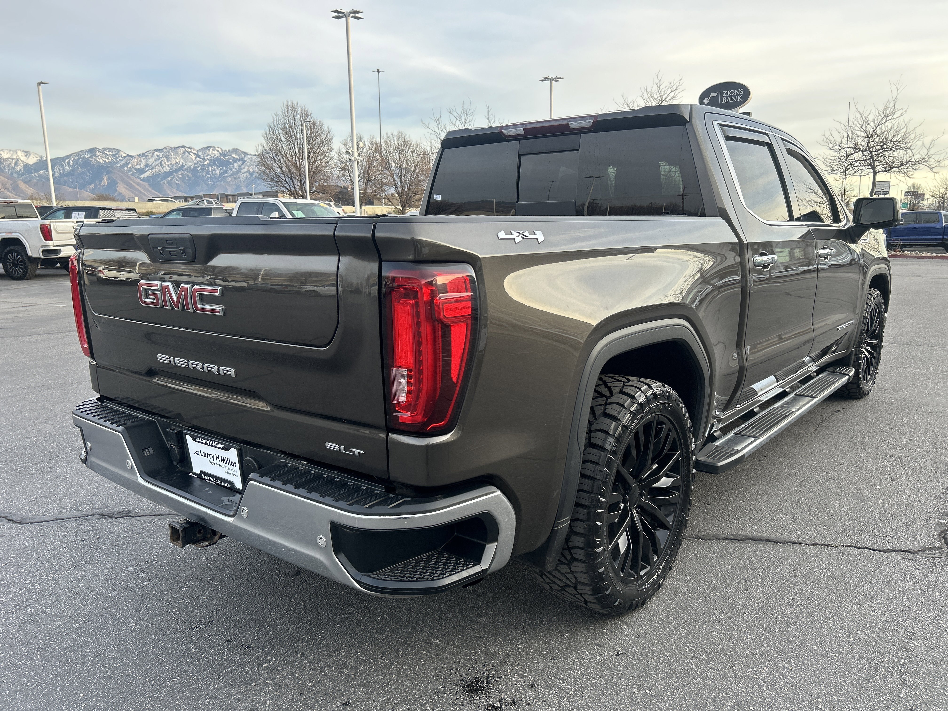 Used 2019 GMC Sierra 1500 SLT w/ SLT Premium Plus Package image 5