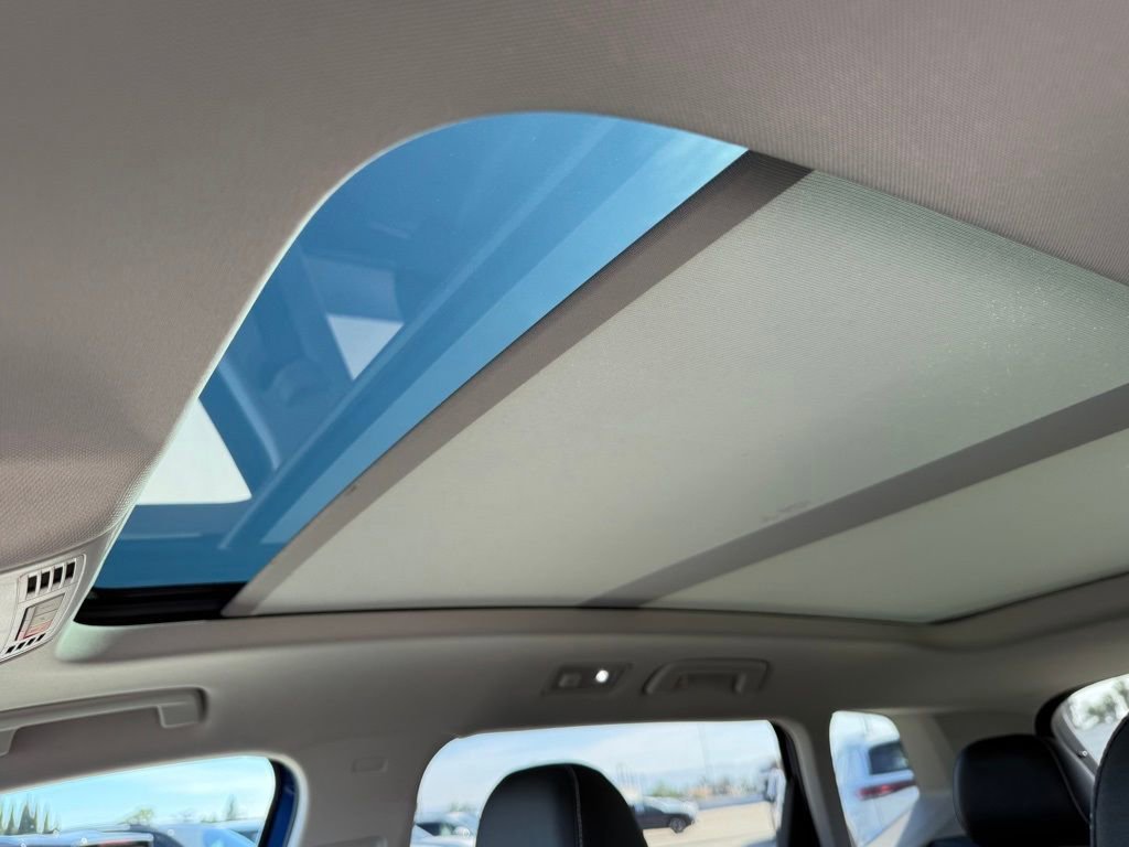 Used 2023 Volkswagen Taos SEL image 15