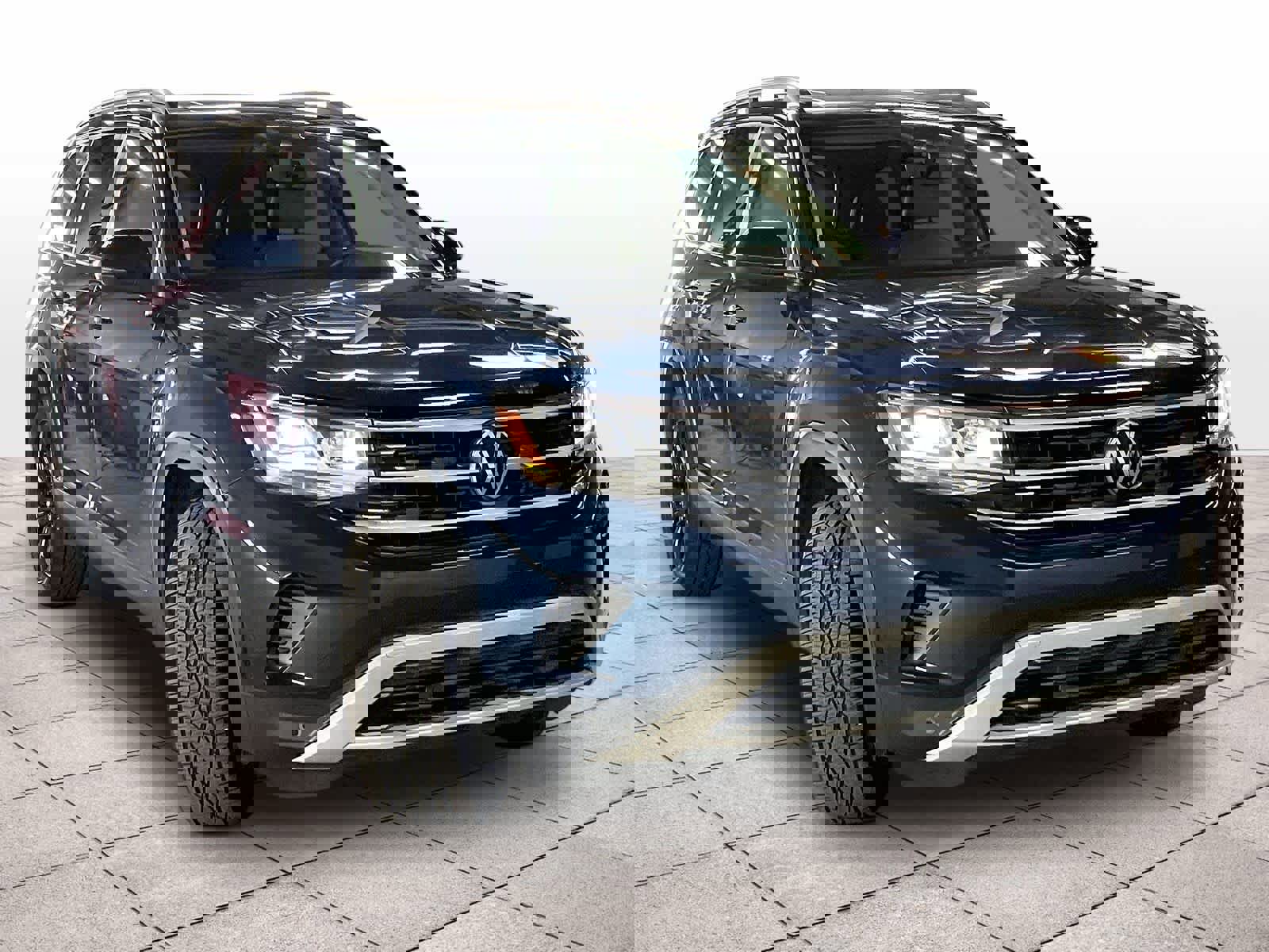 Used 2022 Volkswagen Atlas SE image 2