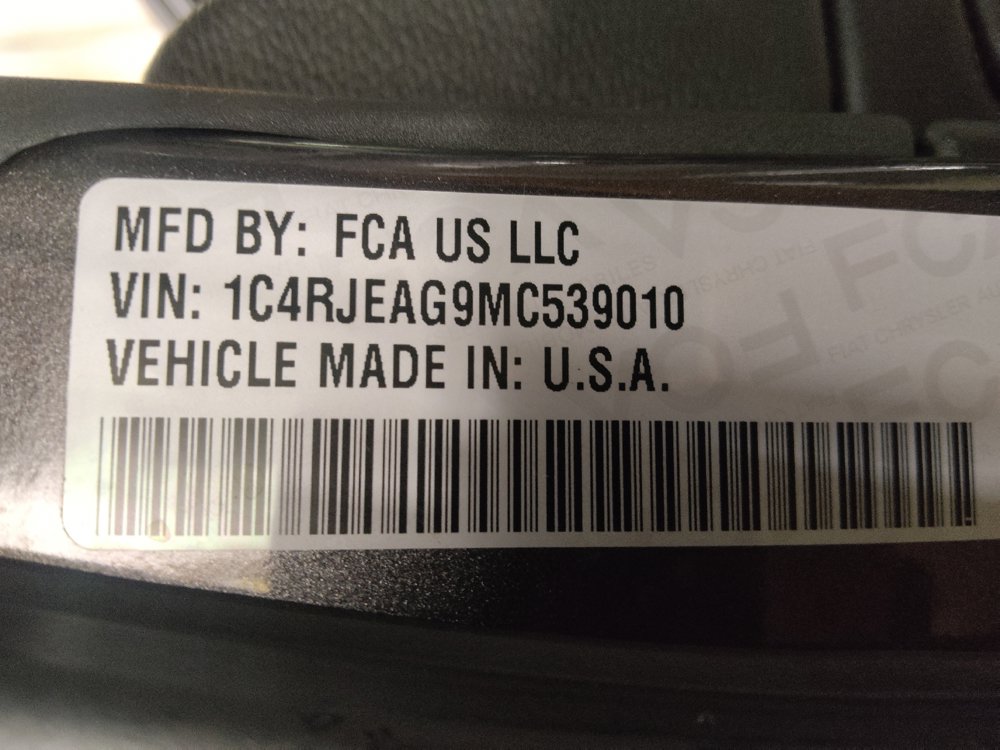 Used 2021 Jeep Grand Cherokee Laredo RWD image 33