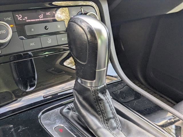 Used 2014 Volkswagen Touareg Sport AWD/4WD image 8