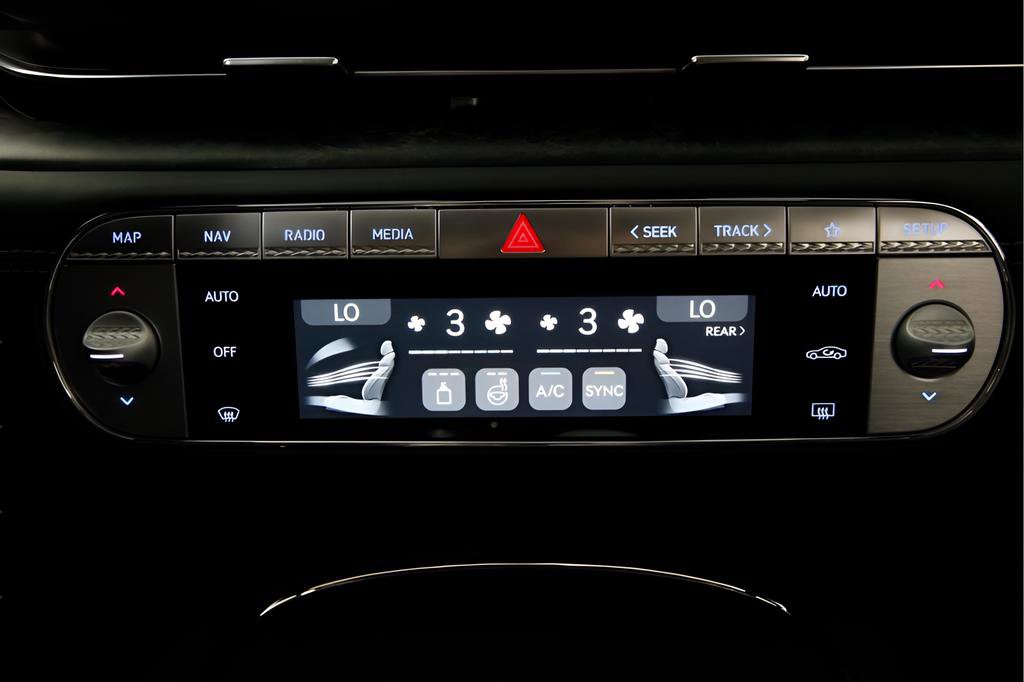 Used 2024 Genesis G90 3.5T image 35