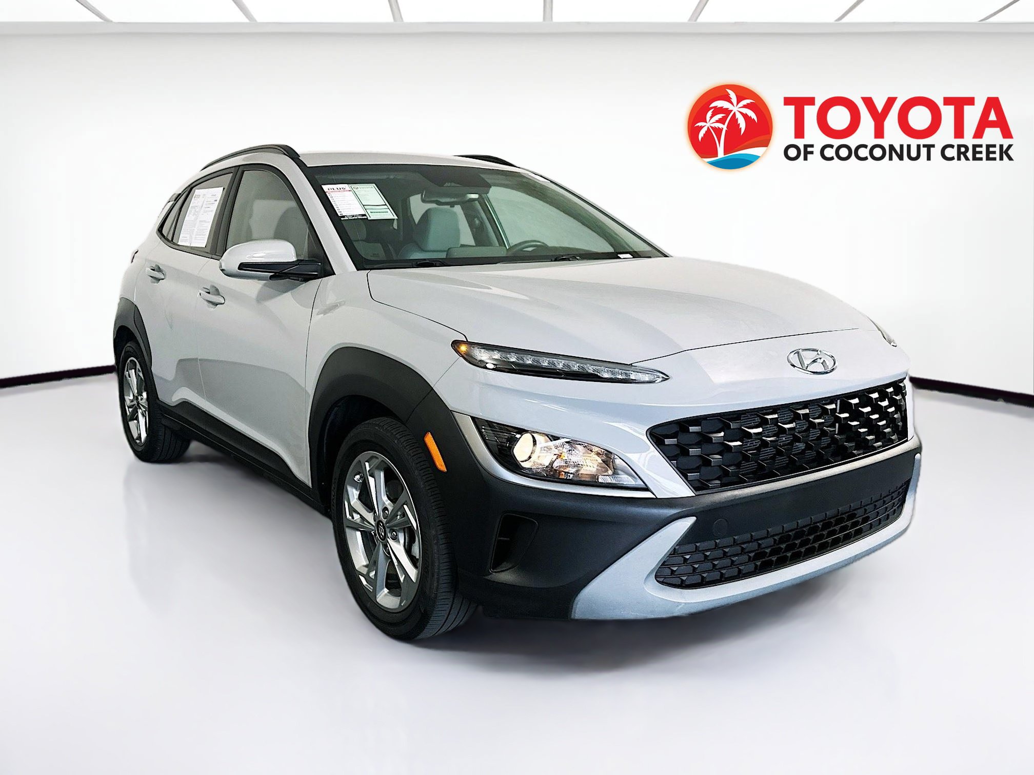Used 2023 Hyundai Kona SEL FWD image 1