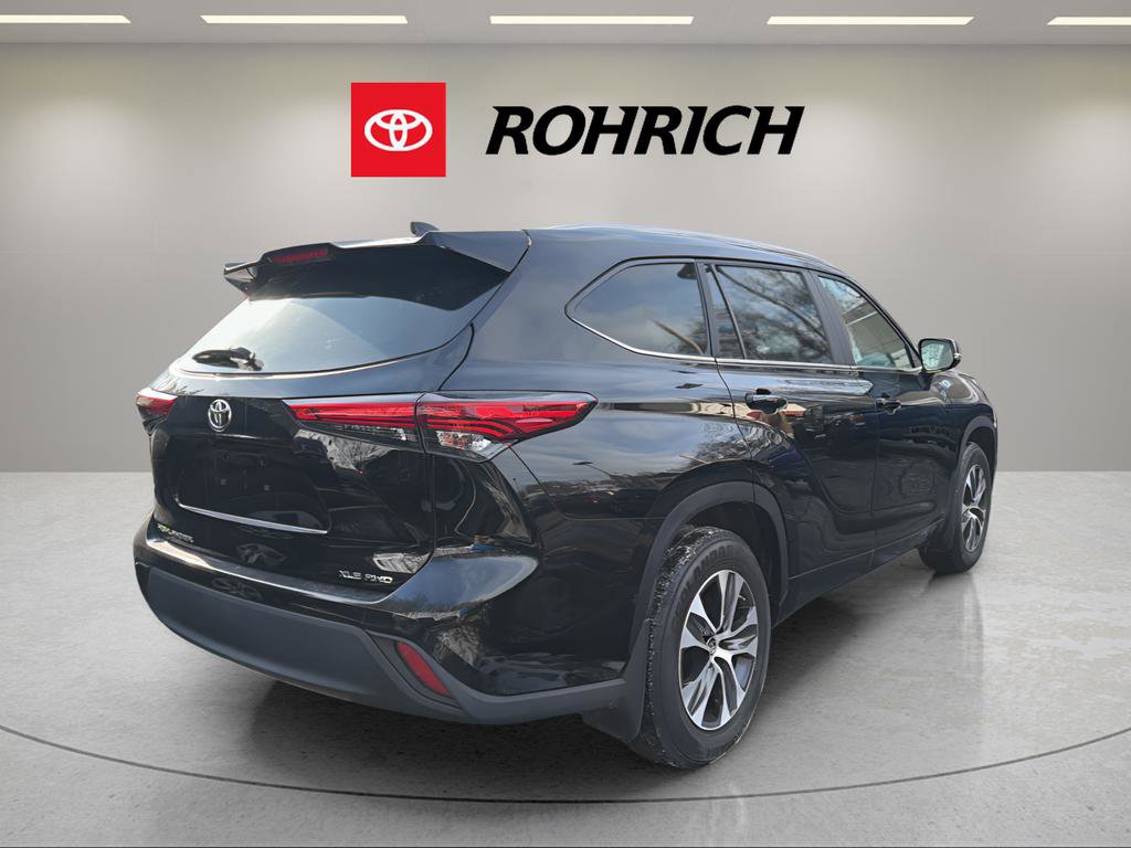 Used 2023 Toyota Highlander XLE image 6