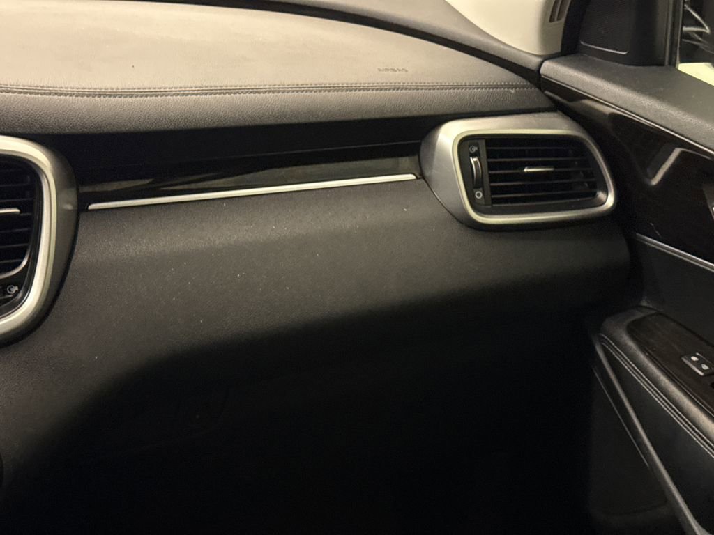 Used 2020 Kia Sorento LX FWD image 15