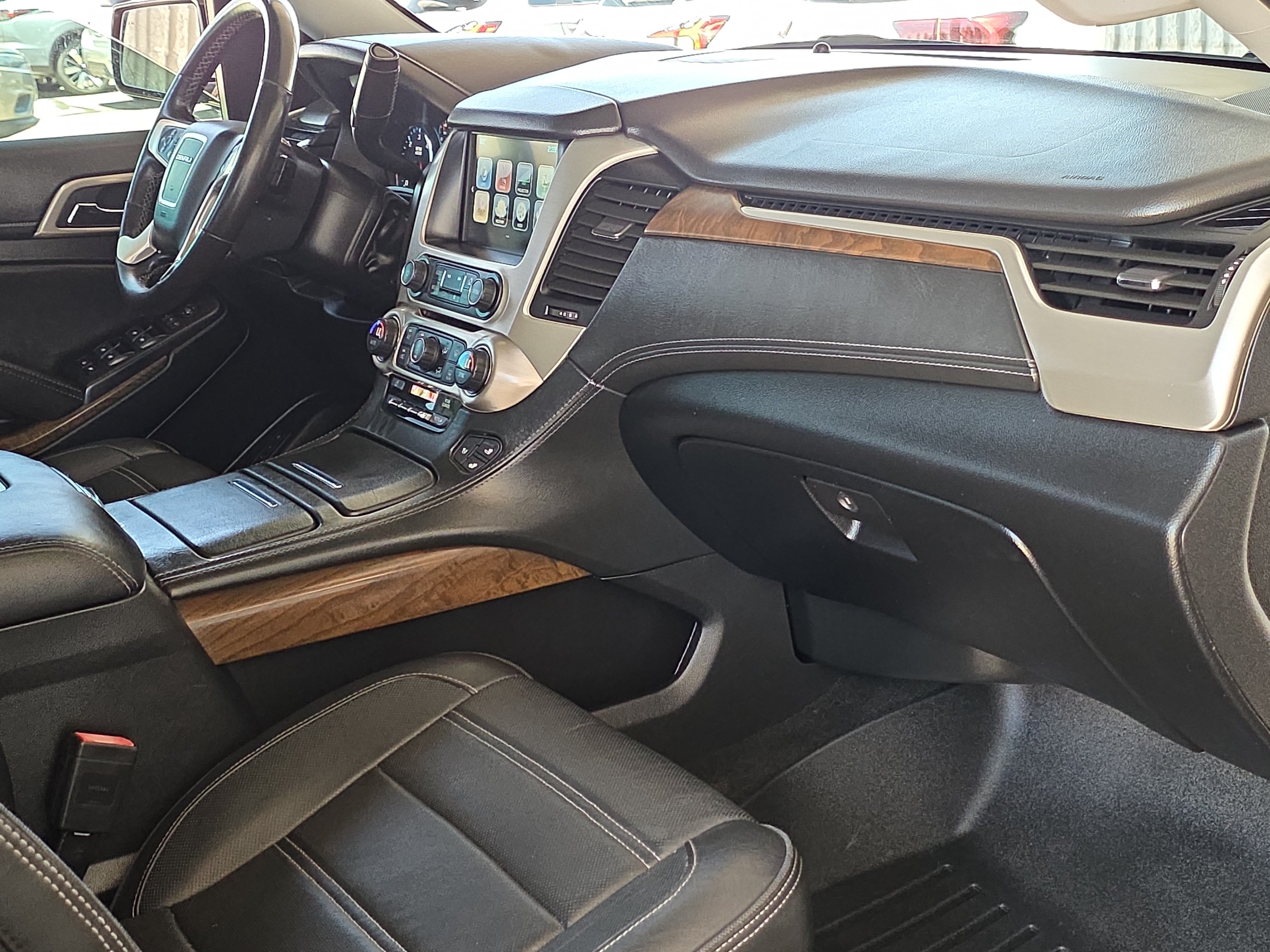 Used 2018 GMC Yukon Denali w/ Open Road Package AWD/4WD image 35
