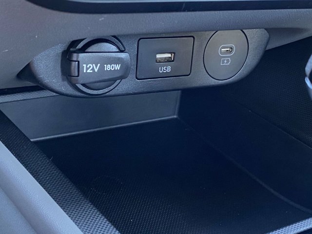 Used 2024 Hyundai Elantra SEL FWD image 23