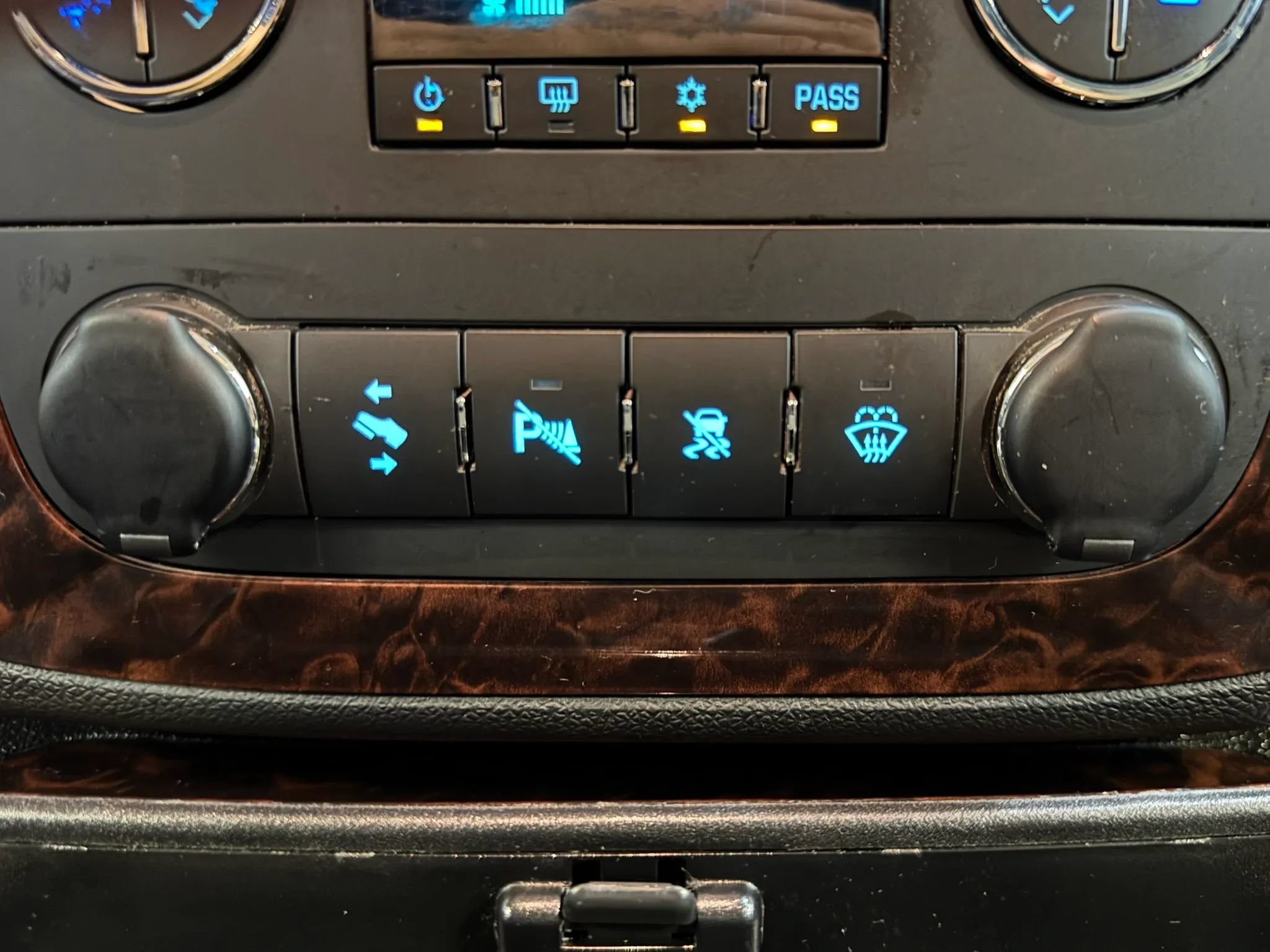 Used 2008 GMC Yukon Denali AWD/4WD image 16
