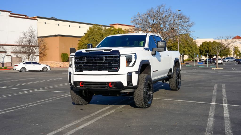 New 2025 GMC Sierra 2500 AT4 w/ Max Trailering Package