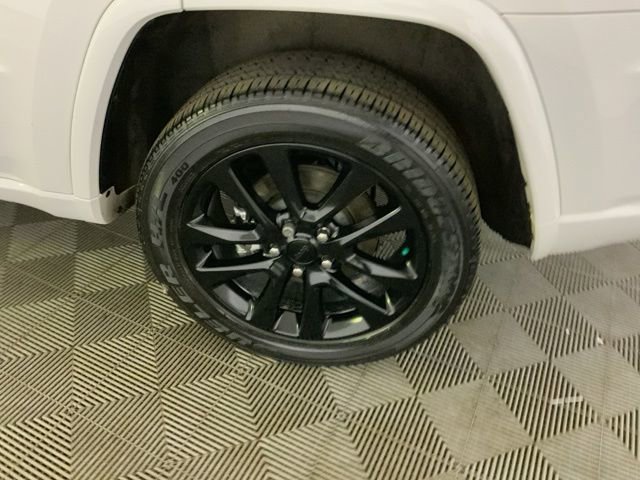 Used 2021 Jeep Grand Cherokee Laredo X AWD/4WD image 41