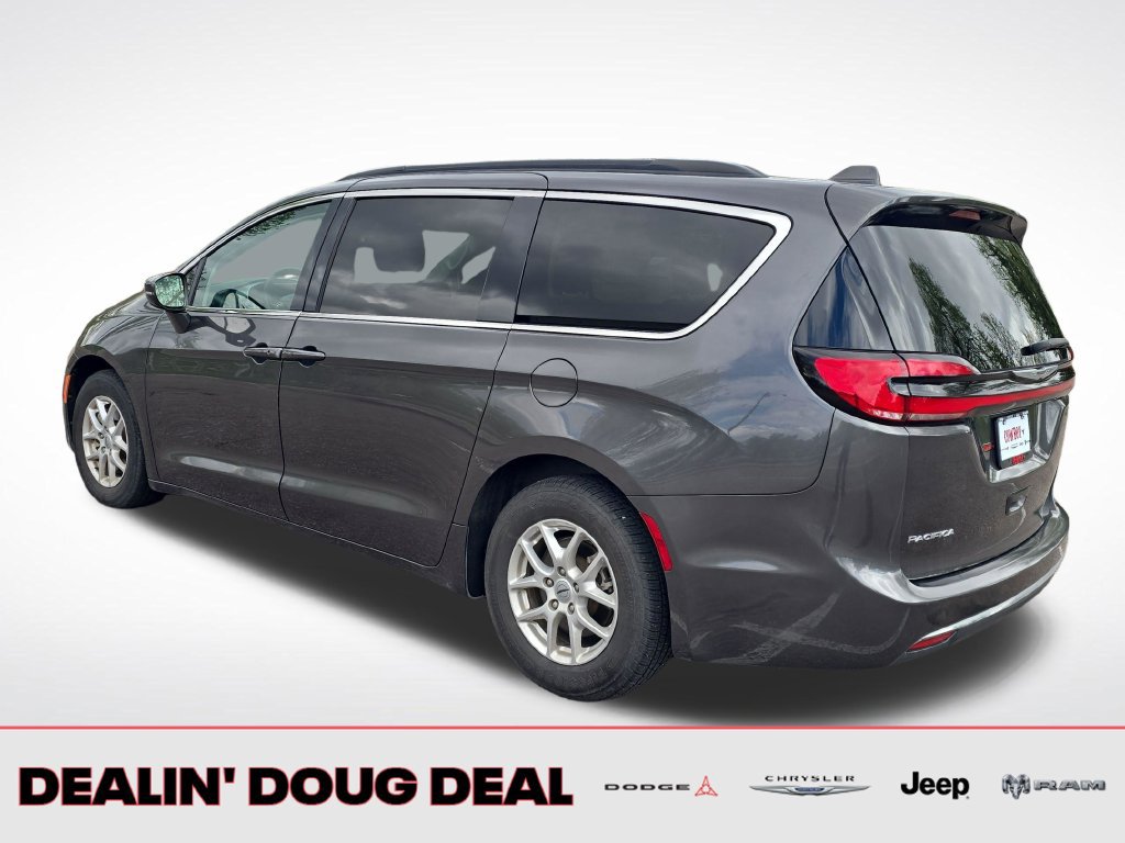 Used 2022 Chrysler Pacifica Touring-L FWD image 4