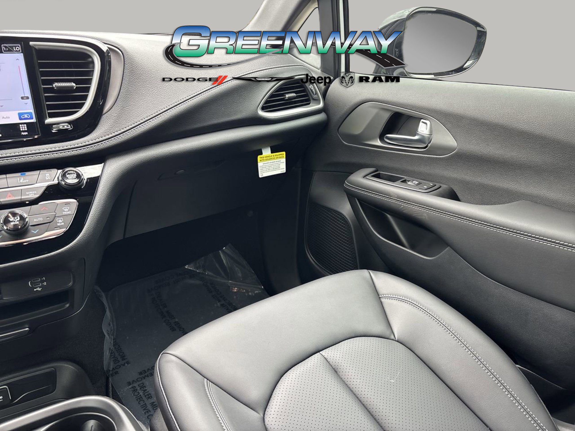 New 2026 Chrysler Pacifica Select image 15