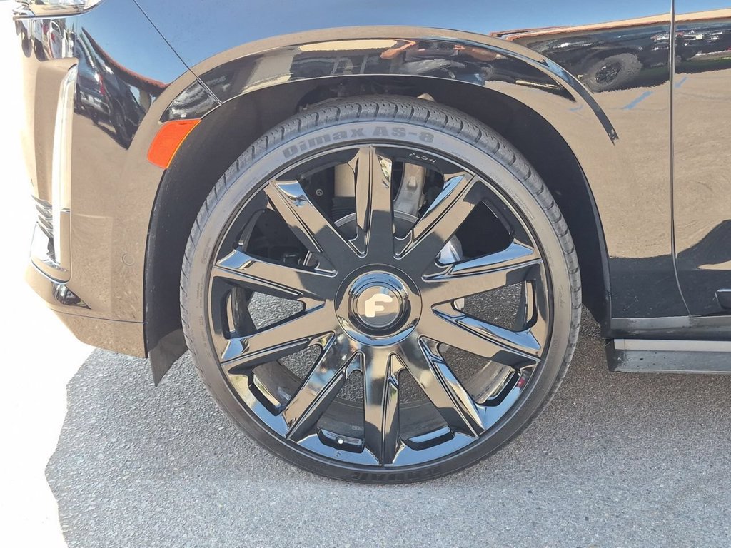 Used 2023 Cadillac Escalade ESV Sport Platinum w/ LPO, ONYX Package AWD/4WD image 34