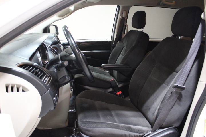 Used 2017 Dodge Grand Caravan SE w/ Power Window Group FWD image 17