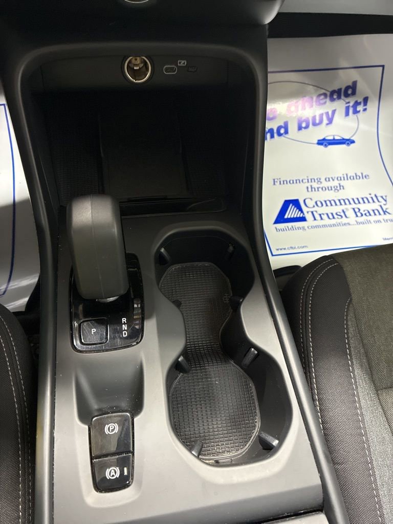Used 2024 Volvo XC40 B5 Core image 20