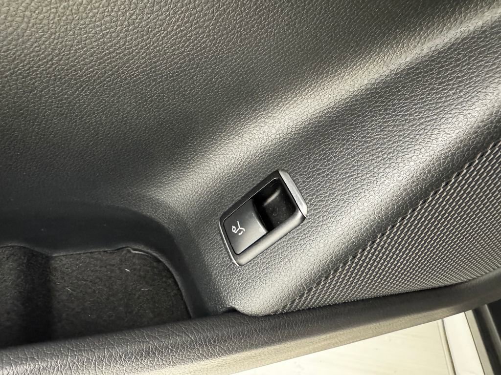 Used 2017 Mercedes-Benz GLA 250 4MATIC image 27